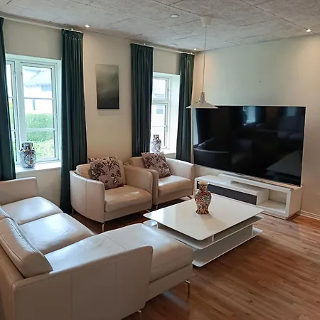 Apartment House On Vellingtoft In - *